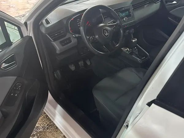 forDailyRentClio Renault