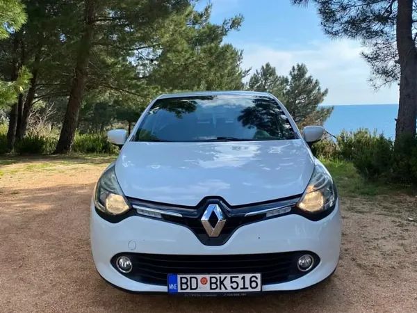 forDailyRentClio Renault