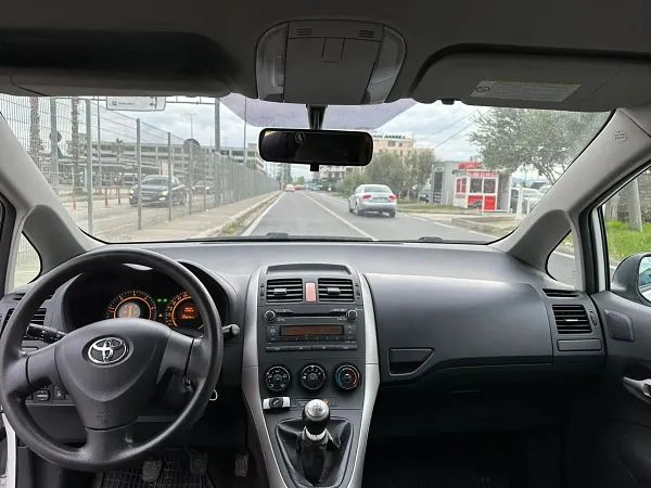 forDailyRentAuris Toyota