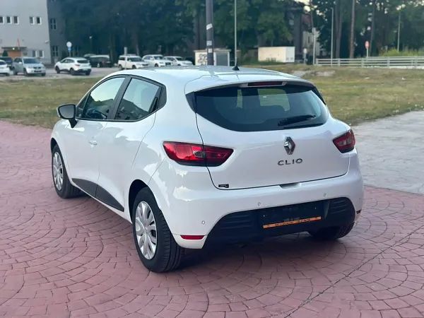 forDailyRentClio Renault