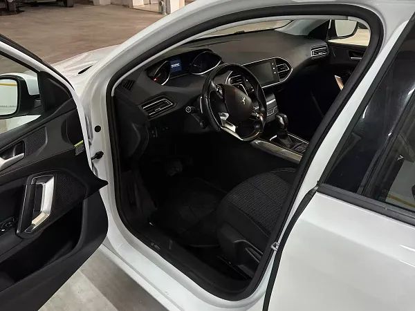 forDailyRent308 Peugeot