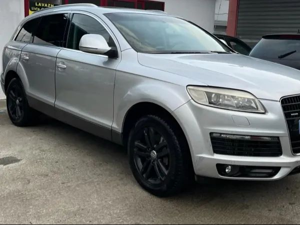 forDailyRentQ7 Audi