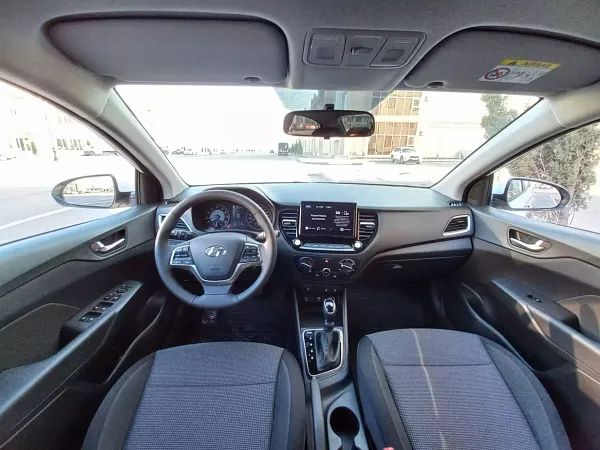 forDailyRentSolaris Hyundai