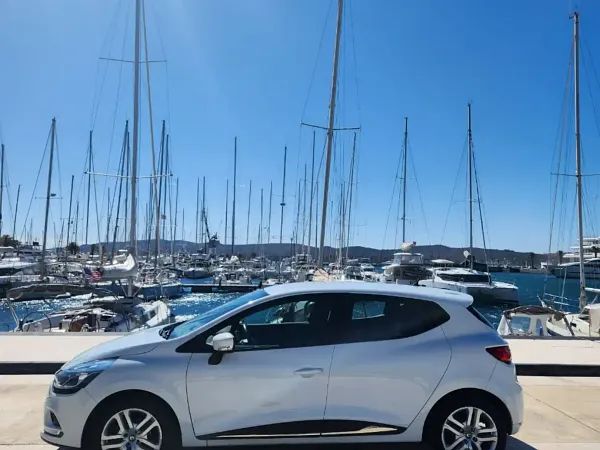 forDailyRentClio Renault