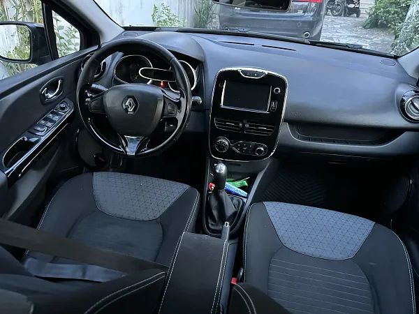 forDailyRentClio Renault