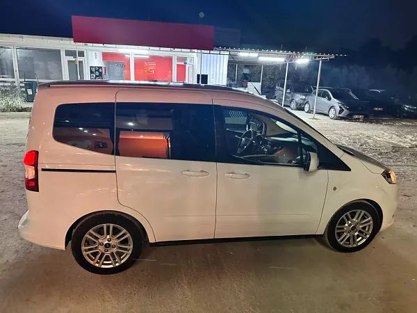 forDailyRentCourier Ford