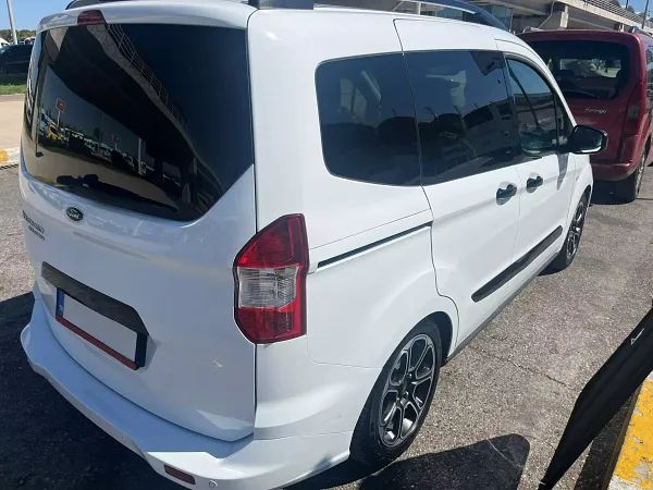 forDailyRentCourier Ford
