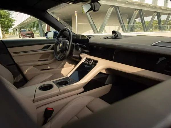 forDailyRentTaycan Porsche