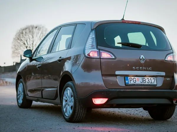 forDailyRentScenic Renault
