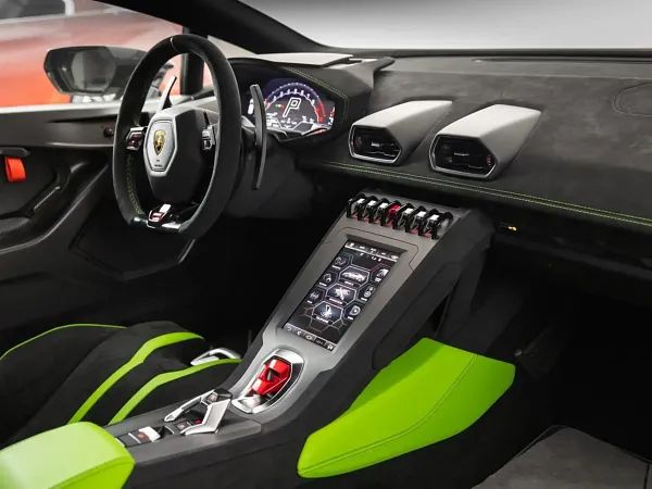 forDailyRentHuracan Lamborghini