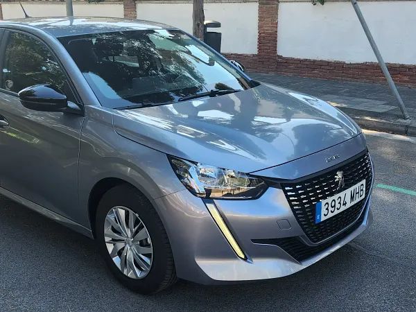 forDailyRent208 Peugeot