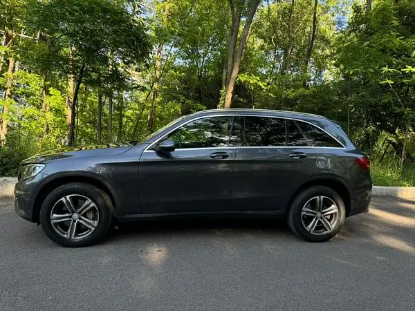 forDailyRentGLC 250 Mercedes