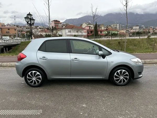 forDailyRentAuris Toyota