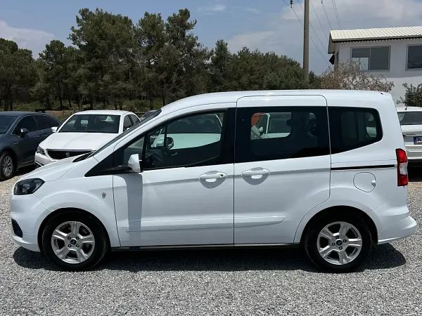 forDailyRentCourier Ford