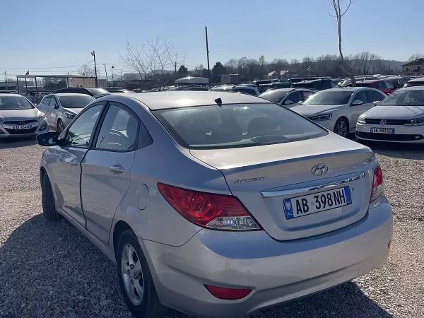 forDailyRentAccent Hyundai