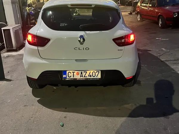 forDailyRentClio Renault