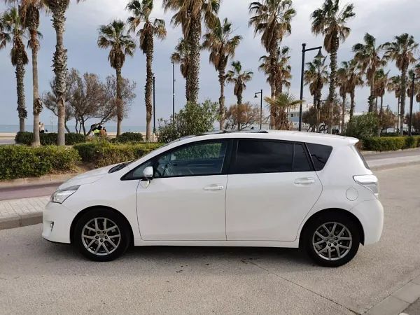 forDailyRentVerso Toyota