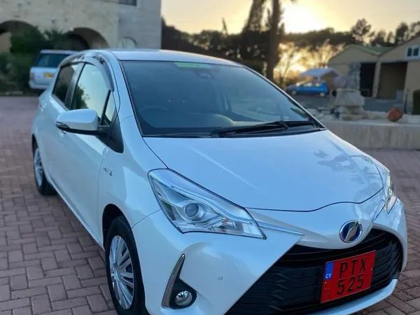 forDailyRentVitz Toyota