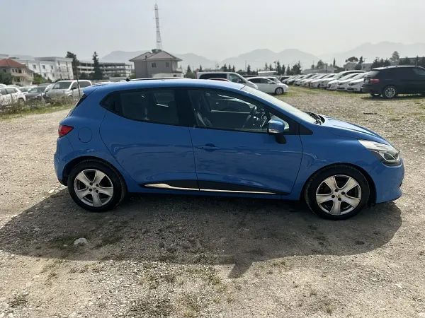 forDailyRentClio Renault