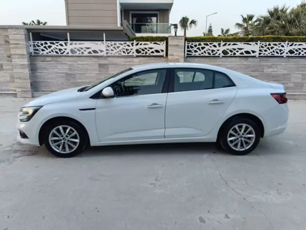 forDailyRentMegane Renault