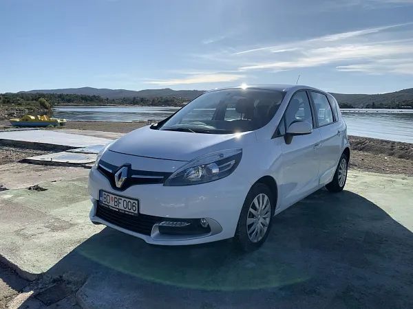 forDailyRentScenic Renault