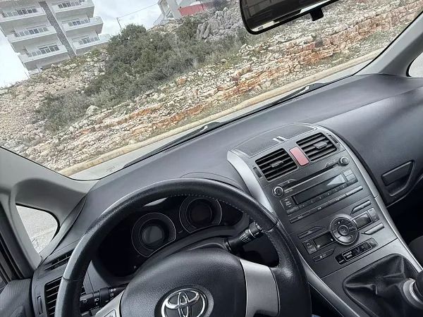 forDailyRentAuris Toyota