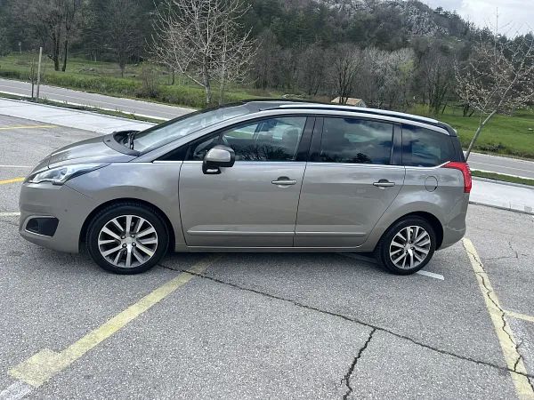 forDailyRent5008 Peugeot