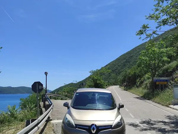 forDailyRentScenic Renault