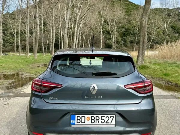forDailyRentClio Renault