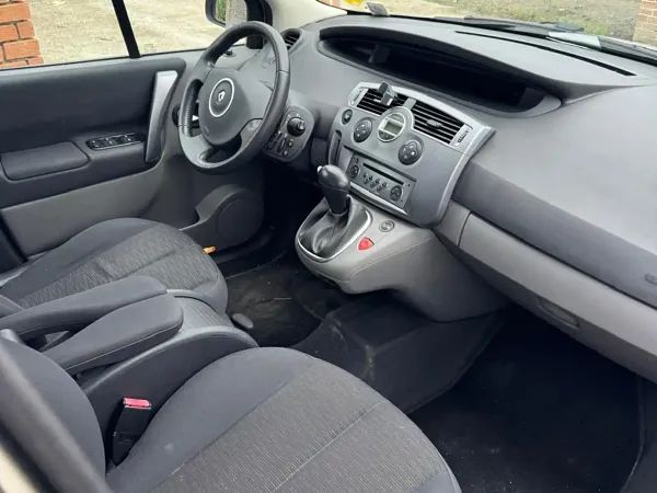 forDailyRentScenic Renault