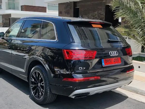 forDailyRentQ7 Audi