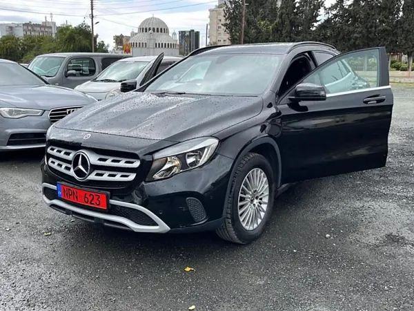 forDailyRentGLA 180 Mercedes