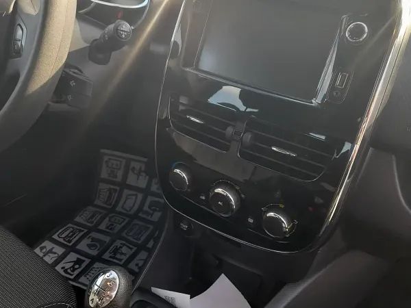 forDailyRentClio Renault