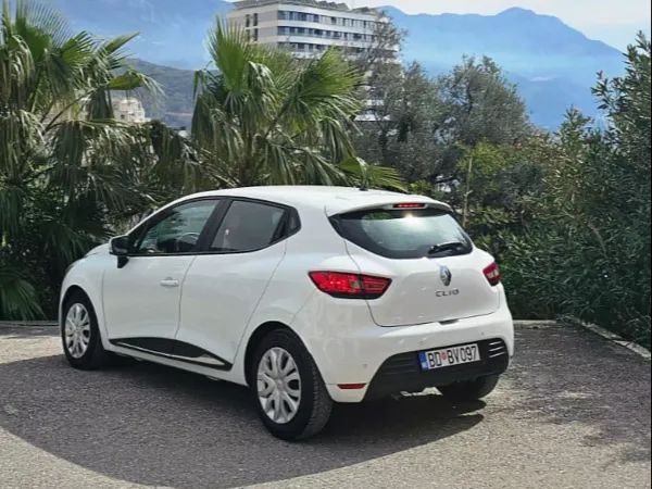 forDailyRentClio Renault