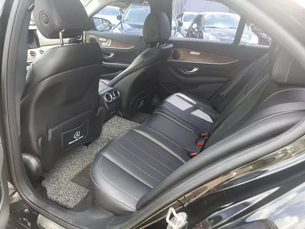 forDailyRentE 220d Mercedes