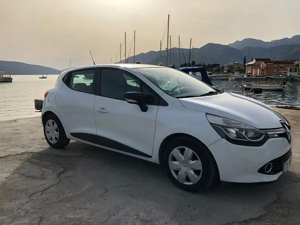 forDailyRentClio Renault