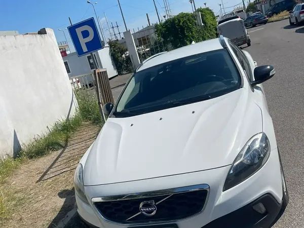 forDailyRentV40 Volvo
