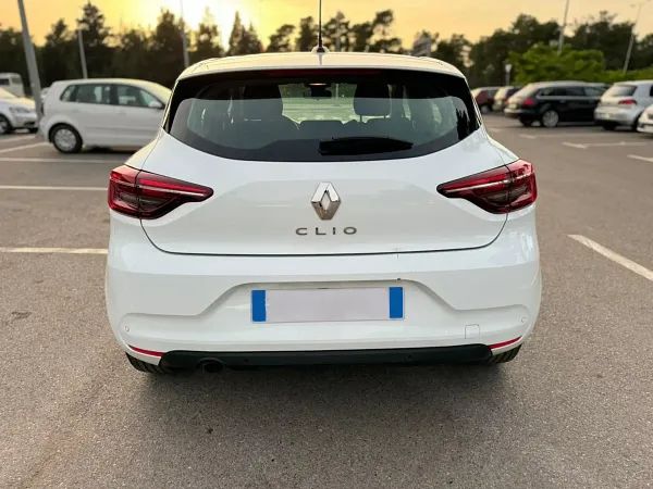 forDailyRentClio Renault