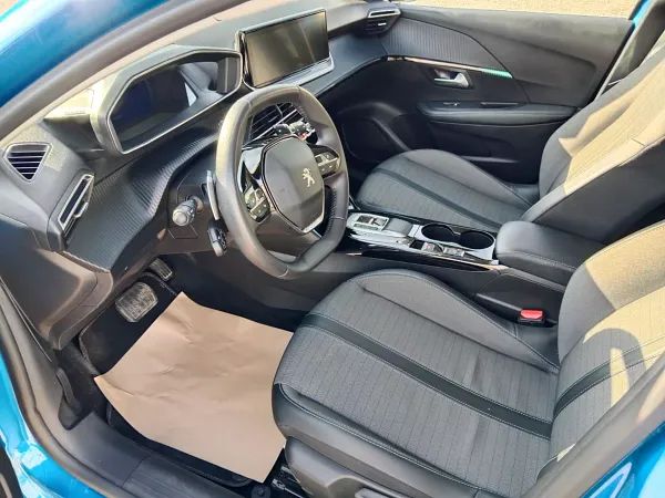 forDailyRent208 Peugeot