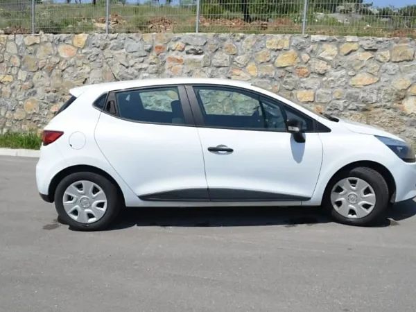 forDailyRentClio Renault